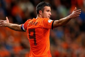 足彩网_阿隆索铁腕改革震撼伯纳乌，维尼修斯成首刀目标？1.5亿巨星离队疑云引揪心悬念